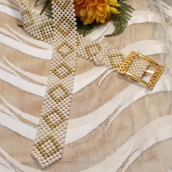 Stunning Gold & White Pearl Belt - Picture 7 of 16